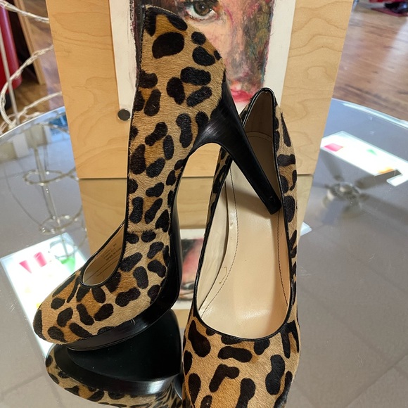 Calvin Klein leopard skin, platform heels. Gorgeous, a statement, easy walking! - Picture 3 of 5